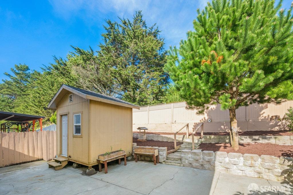 Detail Gallery Image 30 of 34 For 227 Gateway Dr, Pacifica,  CA 94044 - 4 Beds | 3 Baths