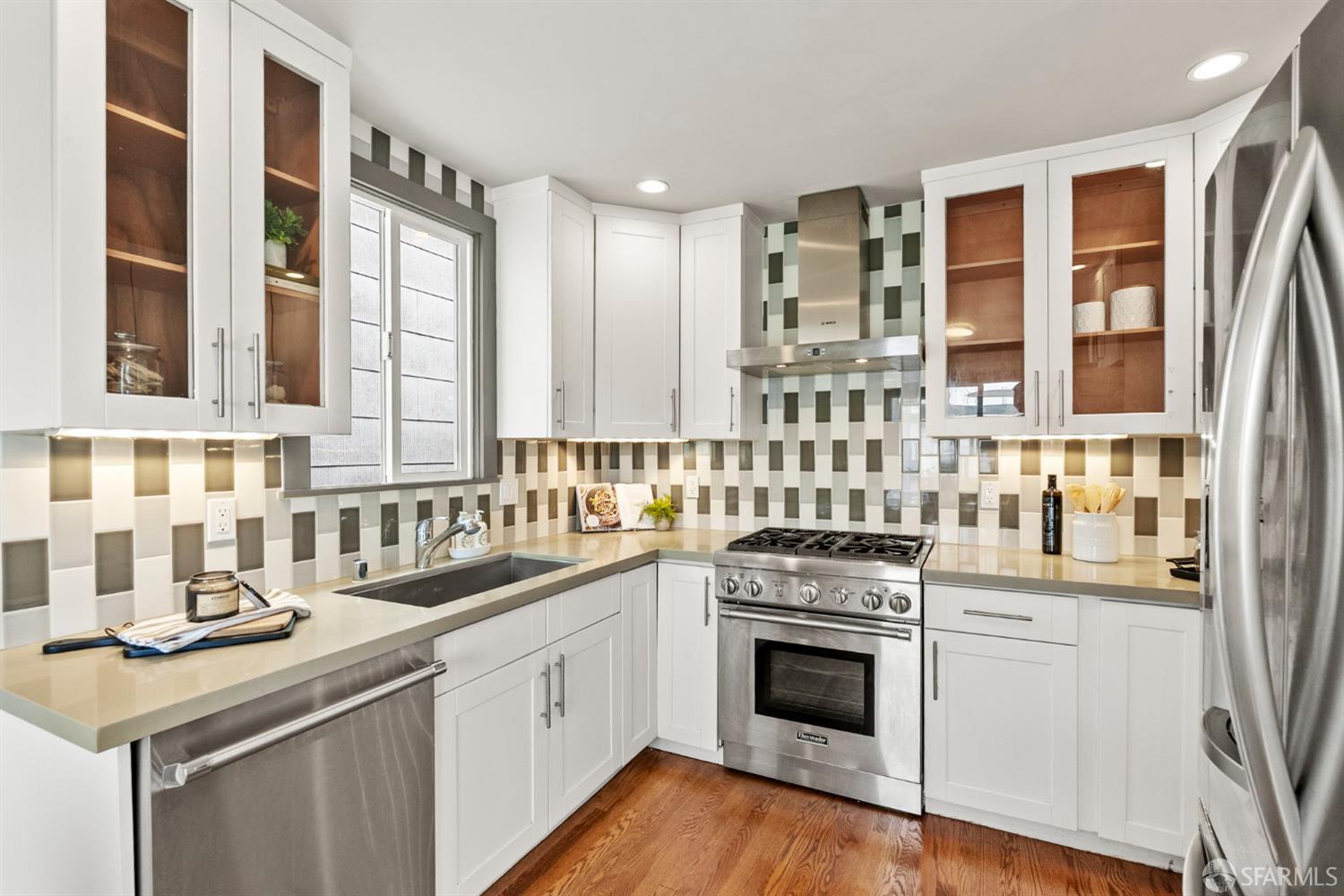 Detail Gallery Image 14 of 51 For 3043 Noriega St, San Francisco,  CA 94122 - 3 Beds | 2 Baths