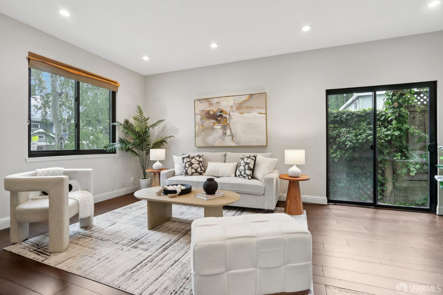 Detail Gallery Image 6 of 47 For 733 Fairfield Rd #8,  Burlingame,  CA 94010 - 2 Beds | 2/1 Baths