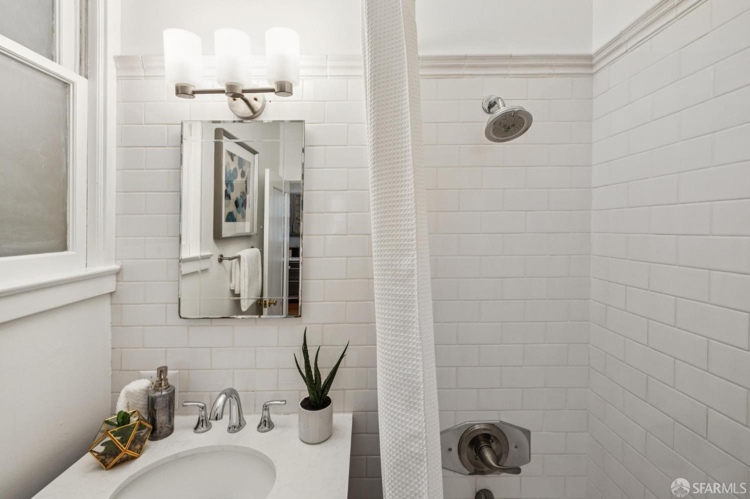 Detail Gallery Image 32 of 49 For 1421 17th Ave, San Francisco,  CA 94122 - 2 Beds | 1 Baths