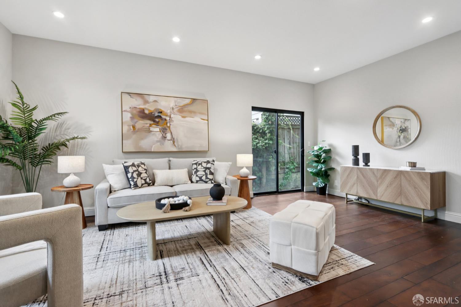 Detail Gallery Image 7 of 47 For 733 Fairfield Rd #8,  Burlingame,  CA 94010 - 2 Beds | 2/1 Baths