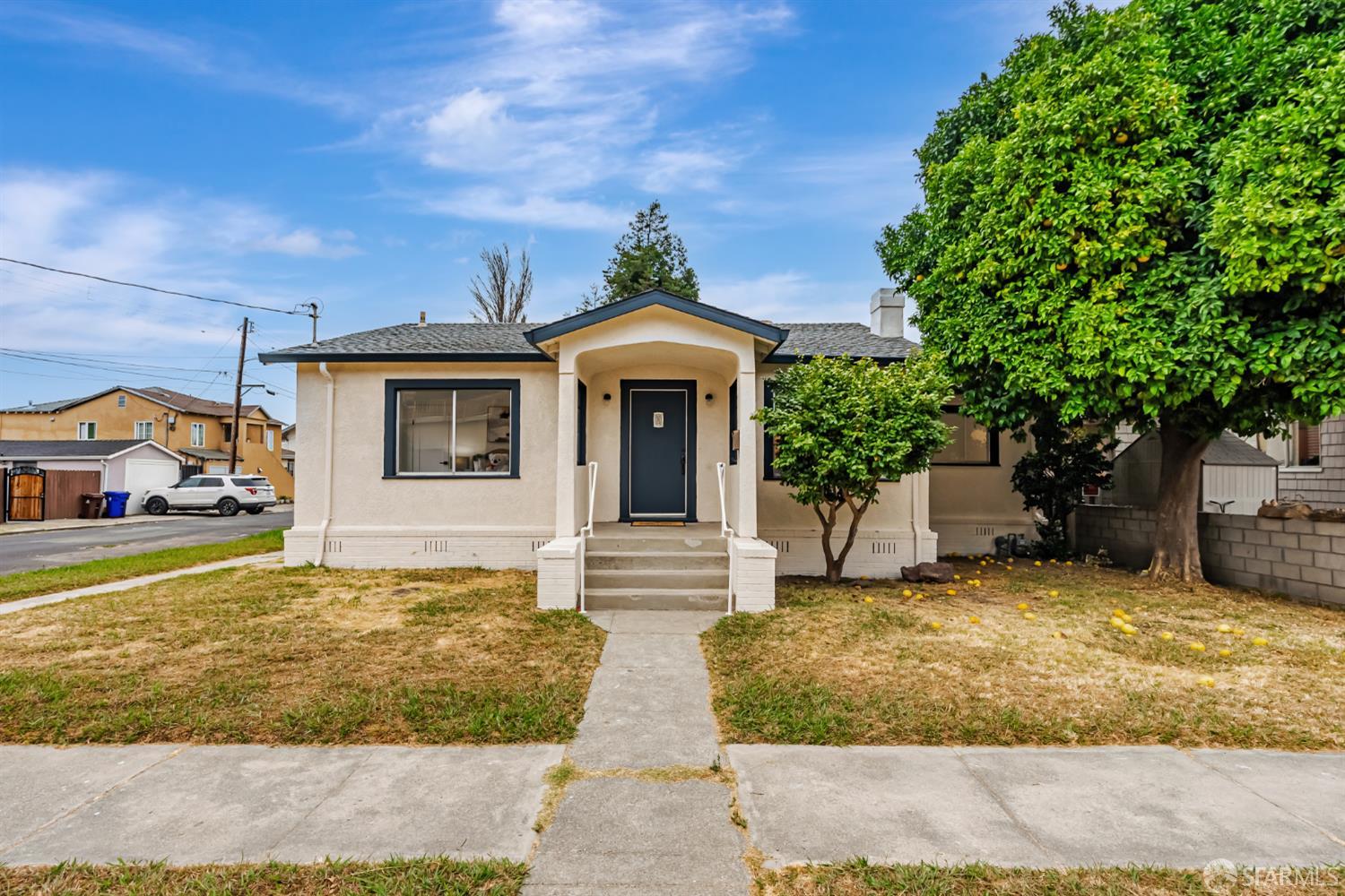 Detail Gallery Image 1 of 50 For 220 Vaqueros Ave, Rodeo,  CA 94572 - 3 Beds | 1 Baths