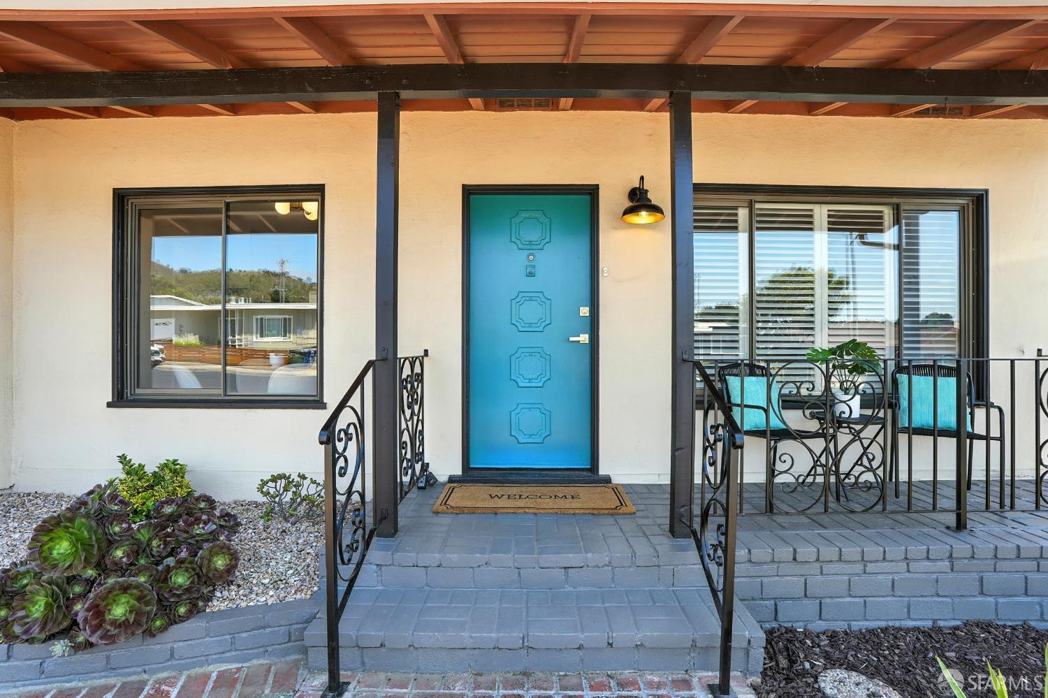 Detail Gallery Image 4 of 38 For 448 Evergreen Dr, South San Francisco,  CA 94080 - 4 Beds | 2 Baths