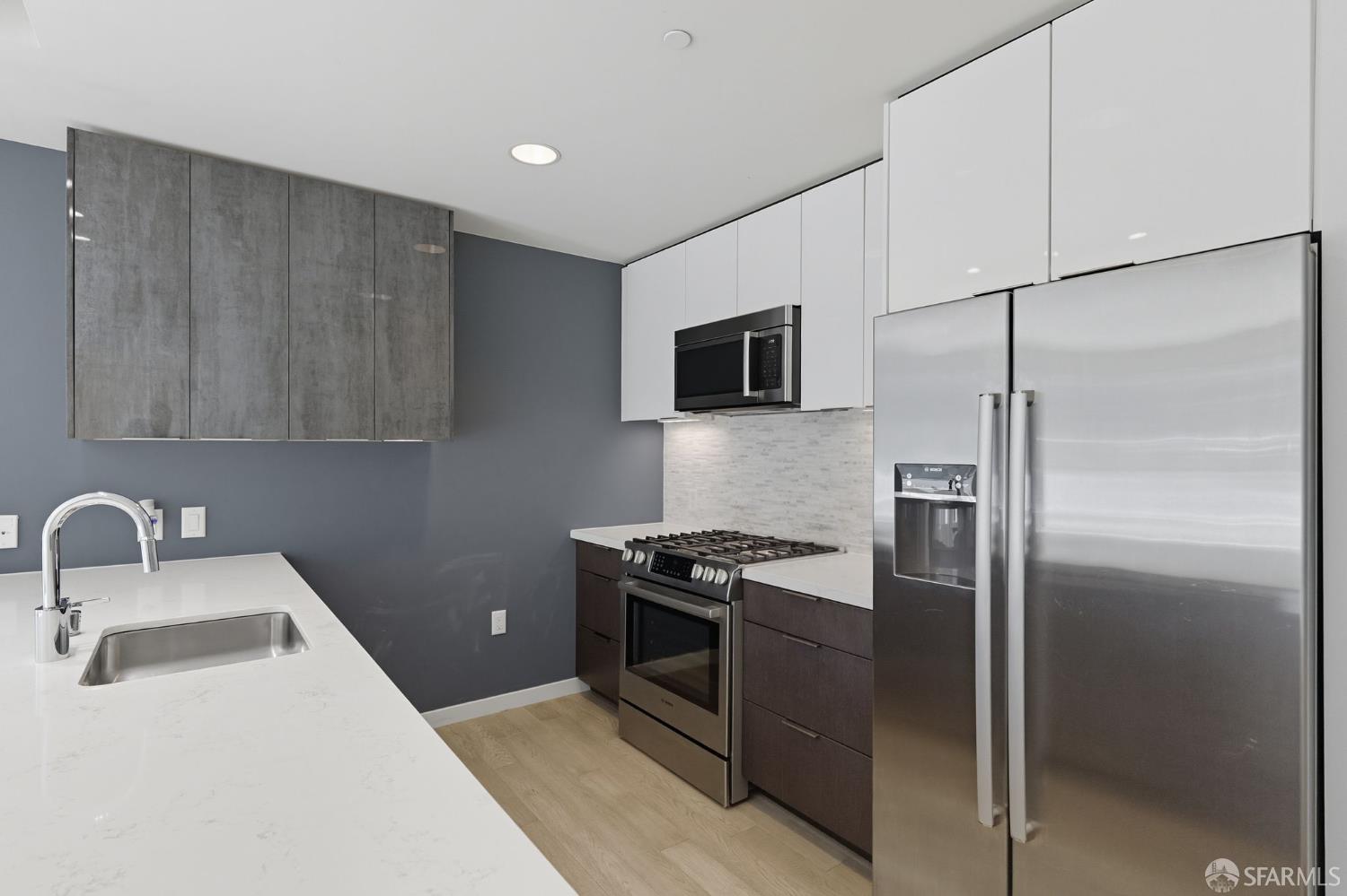Photo #5: 425073170 Listing 