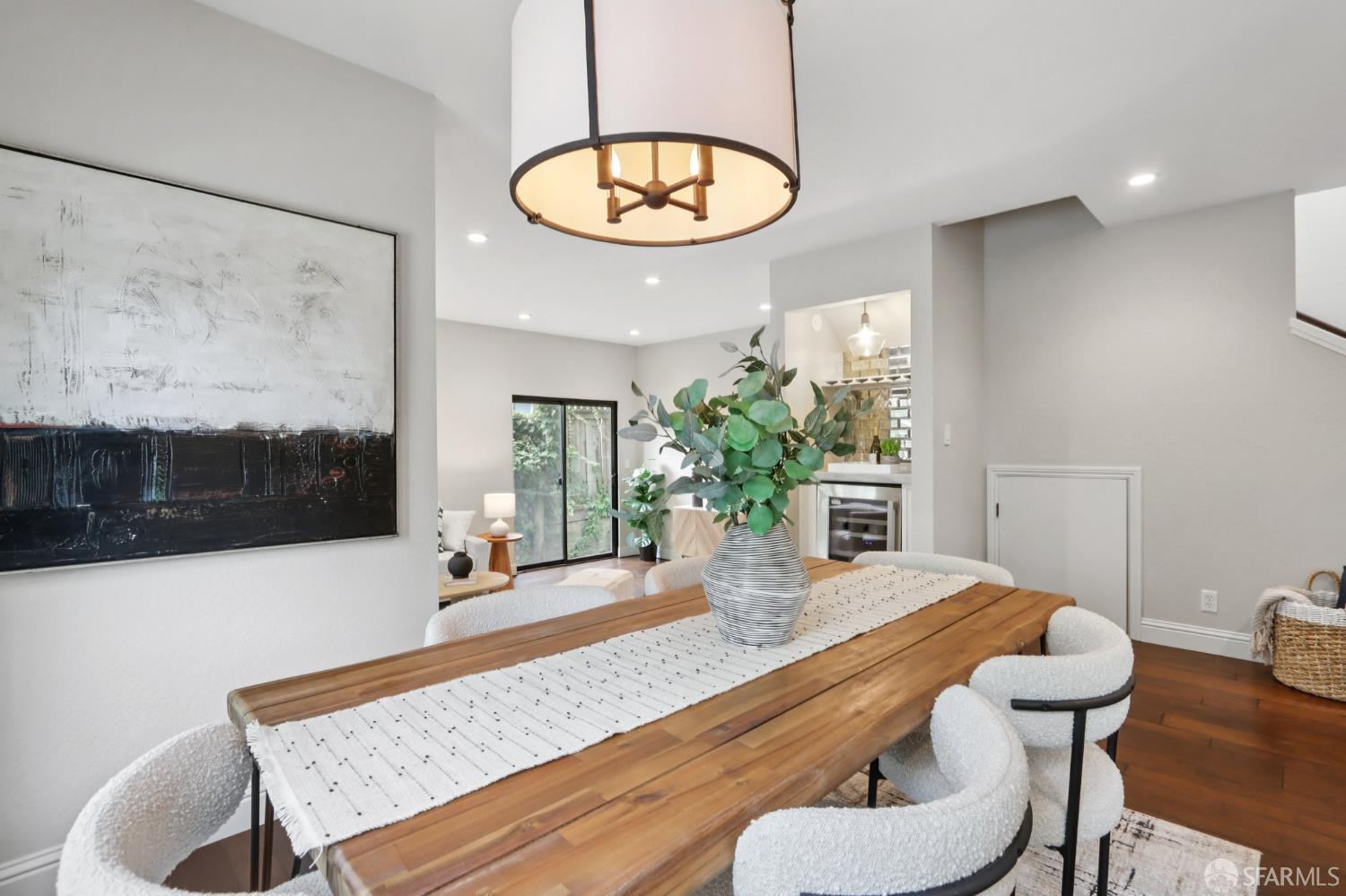 Detail Gallery Image 16 of 47 For 733 Fairfield Rd #8,  Burlingame,  CA 94010 - 2 Beds | 2/1 Baths