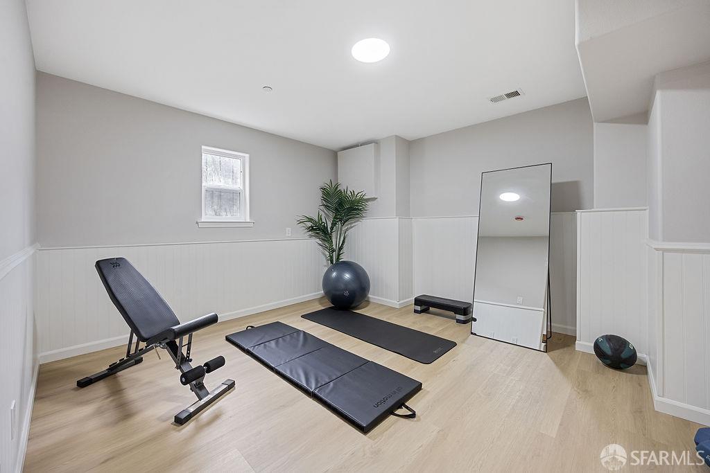 Detail Gallery Image 19 of 20 For 385 Castle St, Daly City,  CA 94014 - 3 Beds | 2/1 Baths