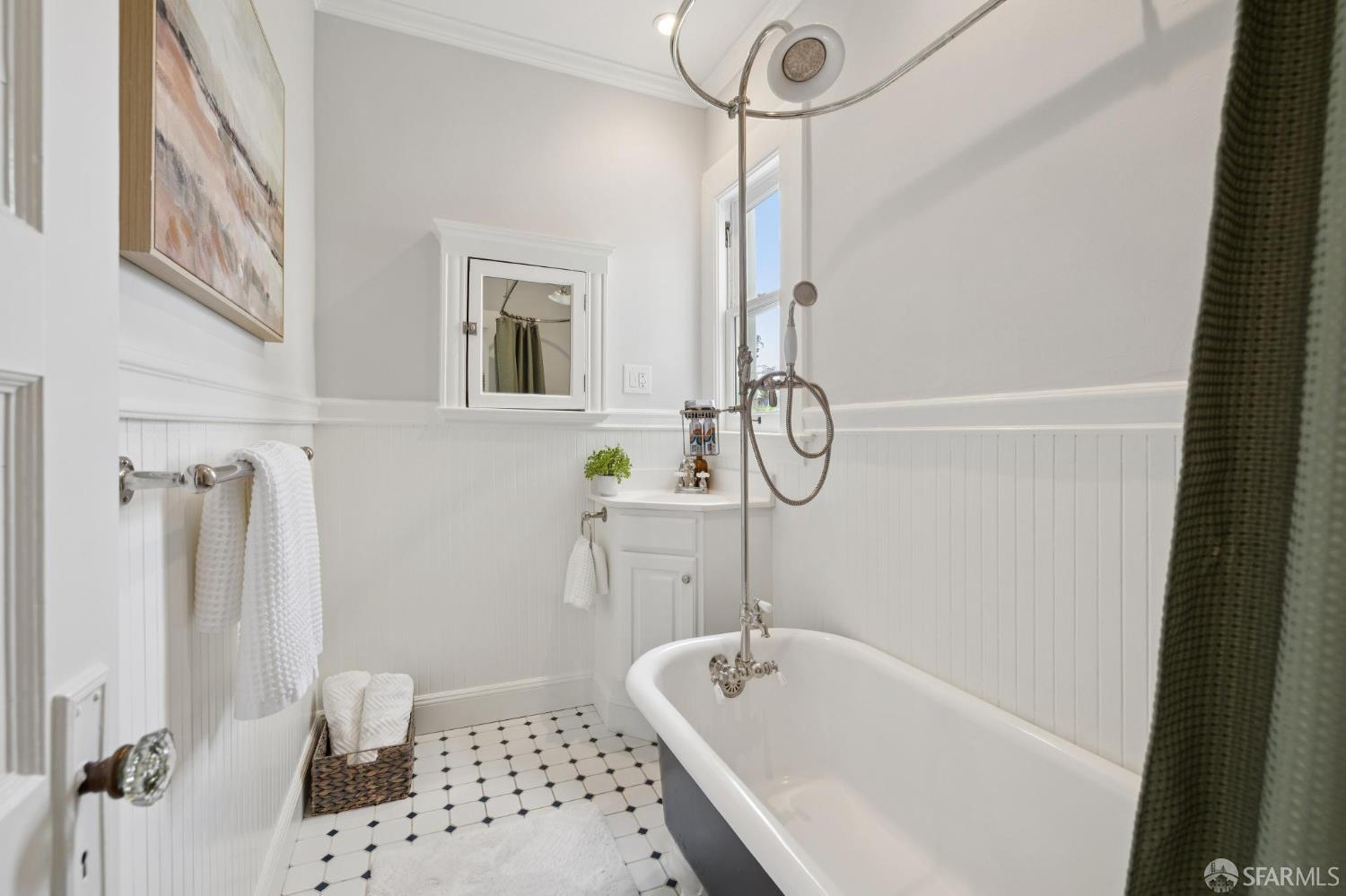 Photo #5: 425072158 Listing 