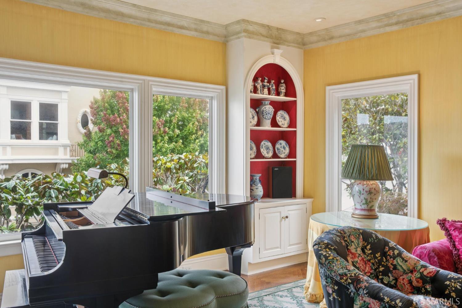 Detail Gallery Image 18 of 29 For 2651 Pierce St, San Francisco,  CA 94123 - 4 Beds | 4/1 Baths