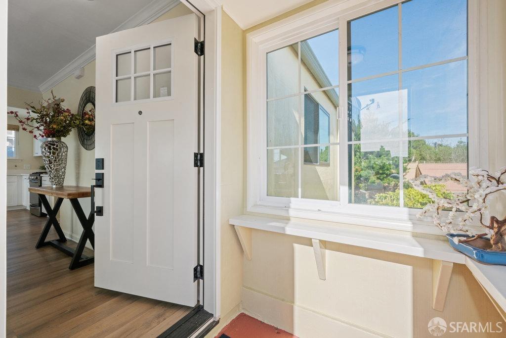 Detail Gallery Image 2 of 34 For 227 Gateway Dr, Pacifica,  CA 94044 - 4 Beds | 3 Baths