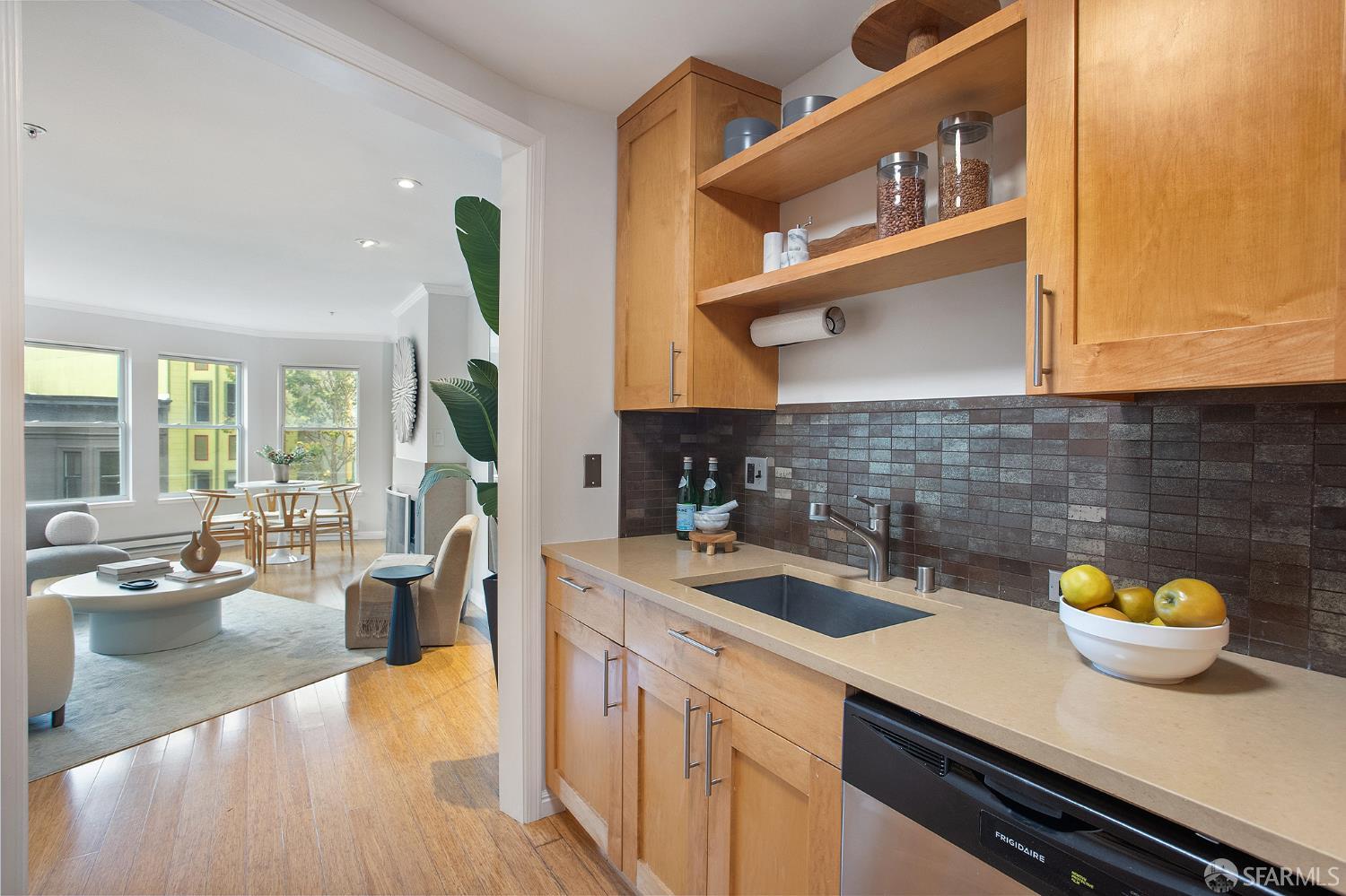 Detail Gallery Image 5 of 13 For 430 Hayes St #201,  San Francisco,  CA 94102 - 2 Beds | 1 Baths