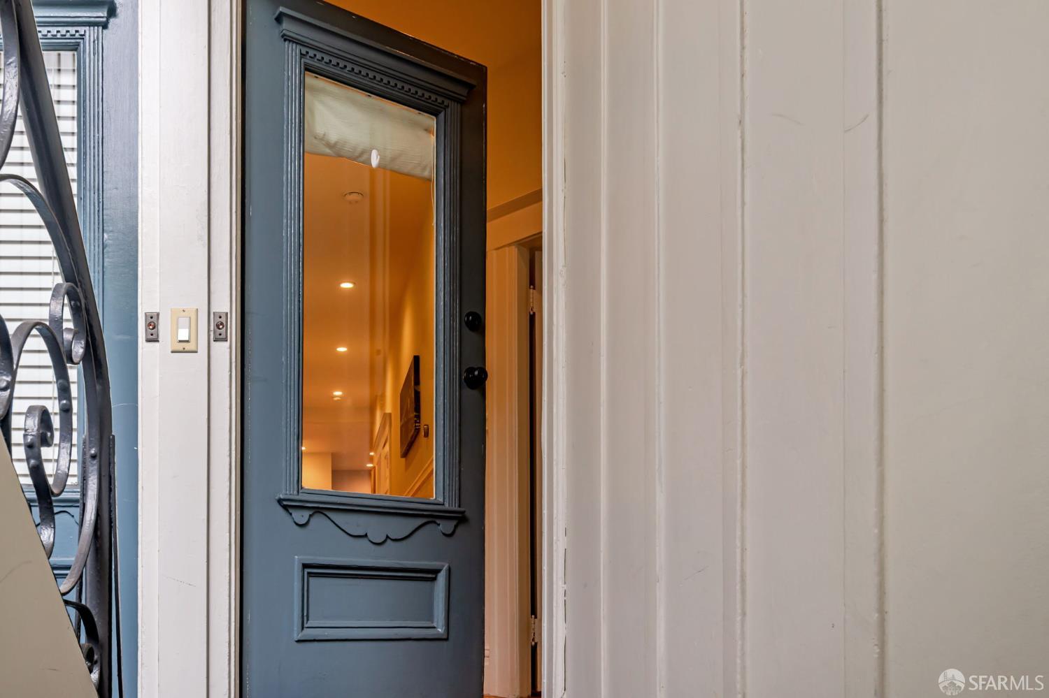 Photo #4: 425070492 Listing 
