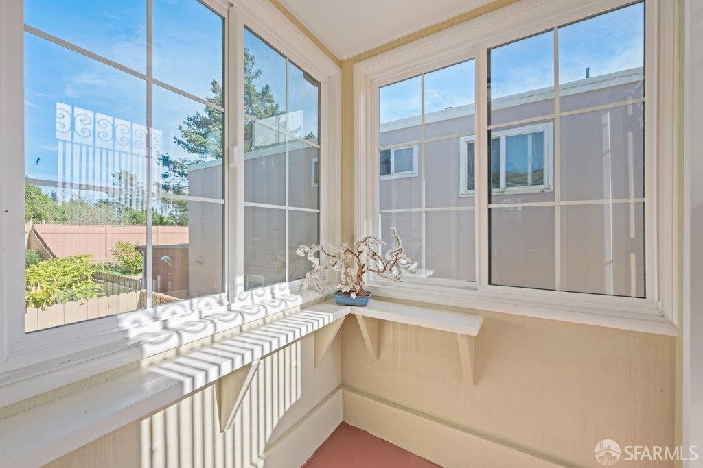 Detail Gallery Image 3 of 34 For 227 Gateway Dr, Pacifica,  CA 94044 - 4 Beds | 3 Baths