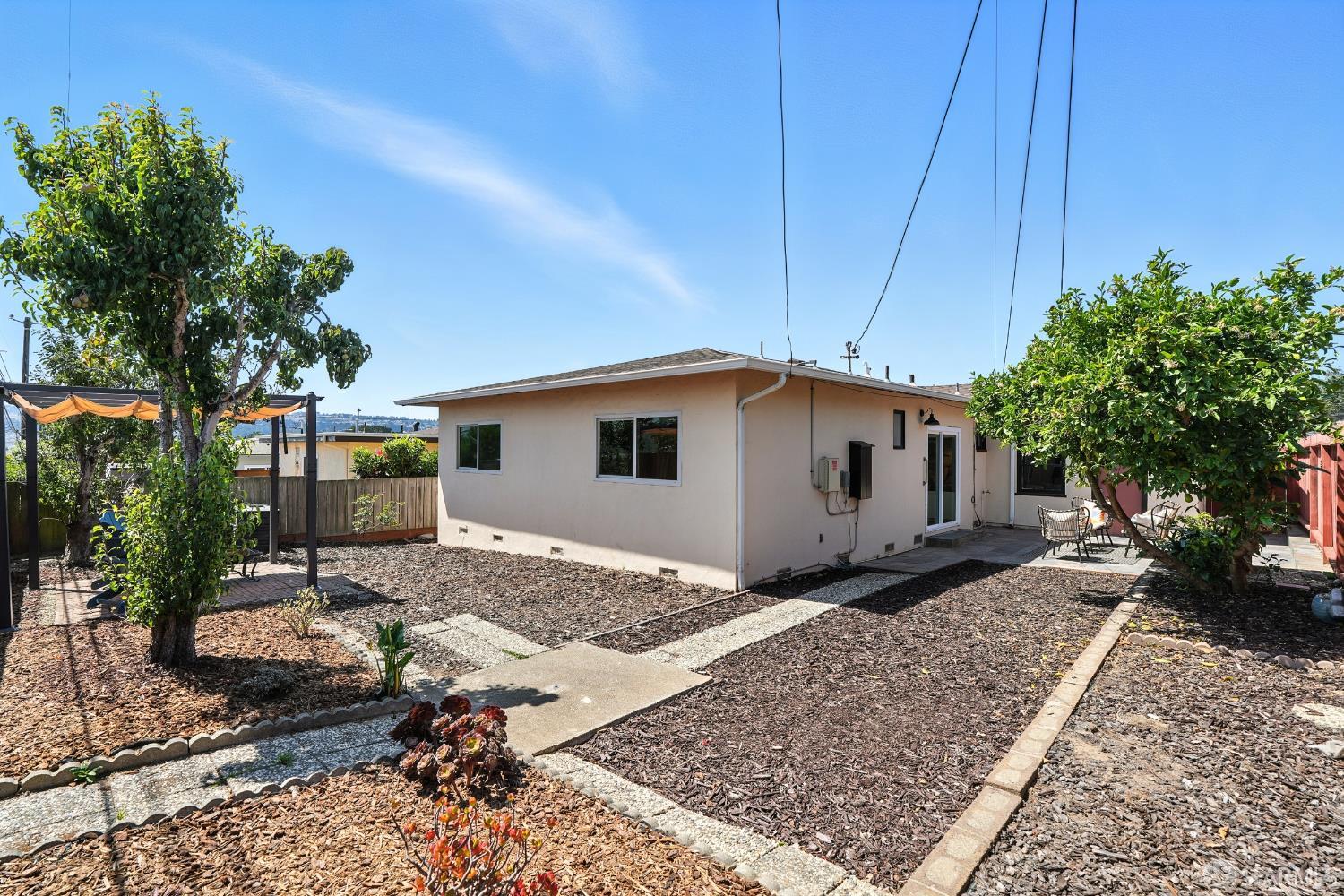 Detail Gallery Image 27 of 38 For 448 Evergreen Dr, South San Francisco,  CA 94080 - 4 Beds | 2 Baths