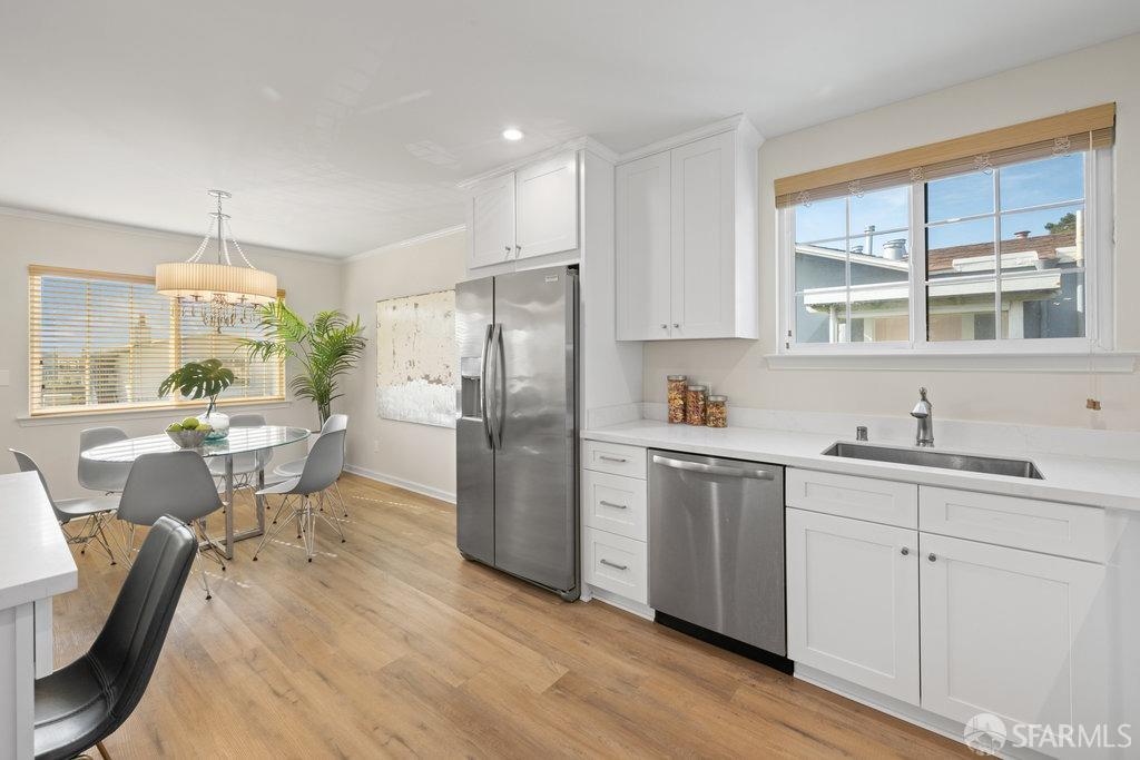 Detail Gallery Image 10 of 34 For 227 Gateway Dr, Pacifica,  CA 94044 - 4 Beds | 3 Baths