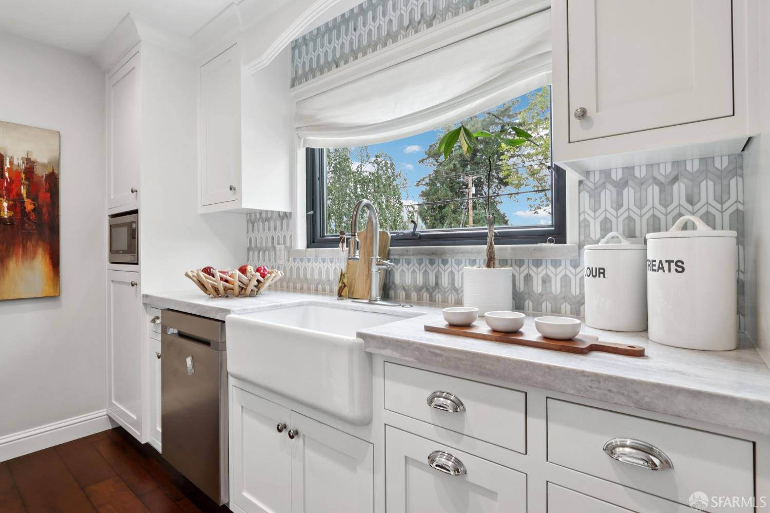 Detail Gallery Image 19 of 47 For 733 Fairfield Rd #8,  Burlingame,  CA 94010 - 2 Beds | 2/1 Baths