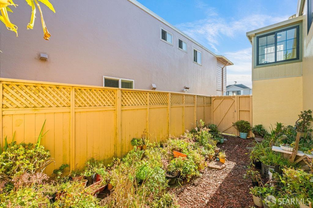 Detail Gallery Image 33 of 34 For 227 Gateway Dr, Pacifica,  CA 94044 - 4 Beds | 3 Baths