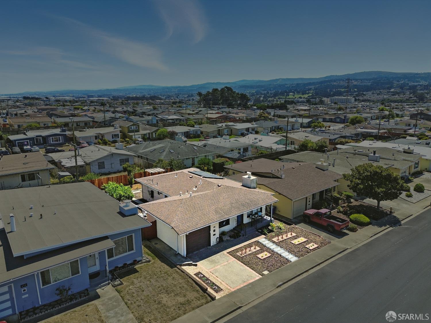 Detail Gallery Image 2 of 38 For 448 Evergreen Dr, South San Francisco,  CA 94080 - 4 Beds | 2 Baths