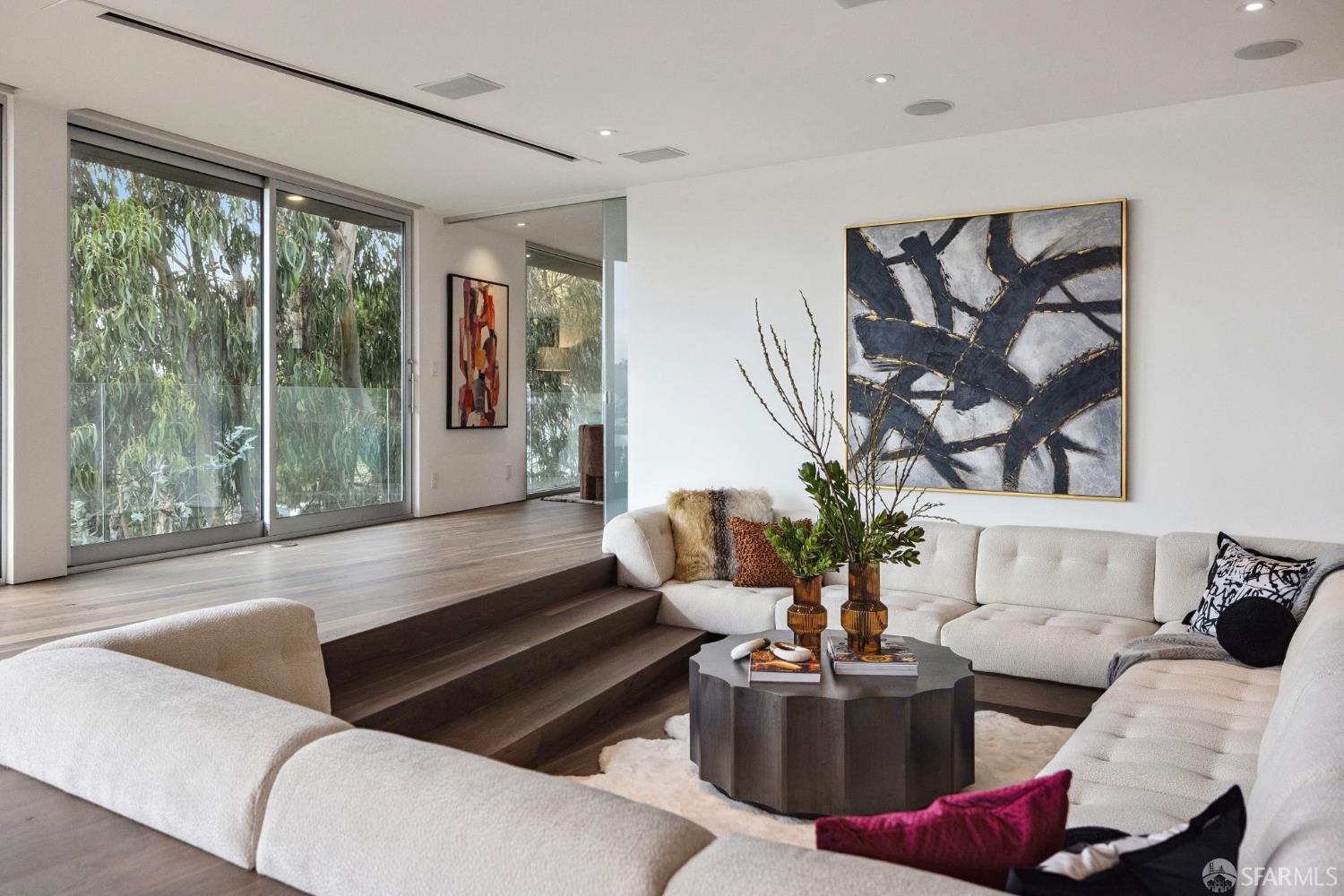 Detail Gallery Image 7 of 45 For 918 Kansas St, San Francisco,  CA 94107 - 5 Beds | 3/1 Baths