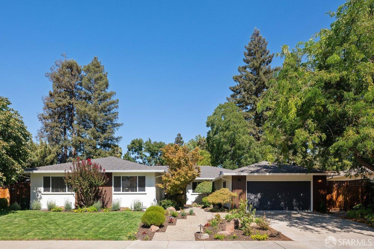 Detail Gallery Image 3 of 58 For 714 Wimbledon Rd, Walnut Creek,  CA 94598 - 5 Beds | 2/1 Baths