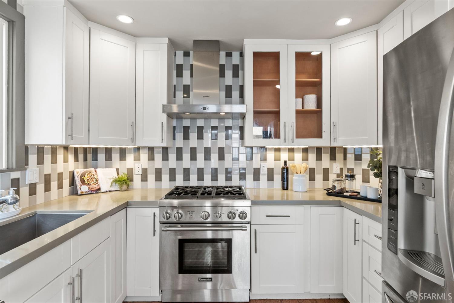 Detail Gallery Image 15 of 51 For 3043 Noriega St, San Francisco,  CA 94122 - 3 Beds | 2 Baths