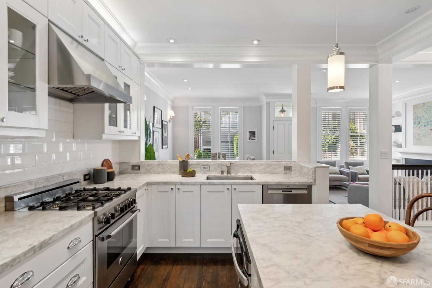 Photo #2: 425070019 Listing 