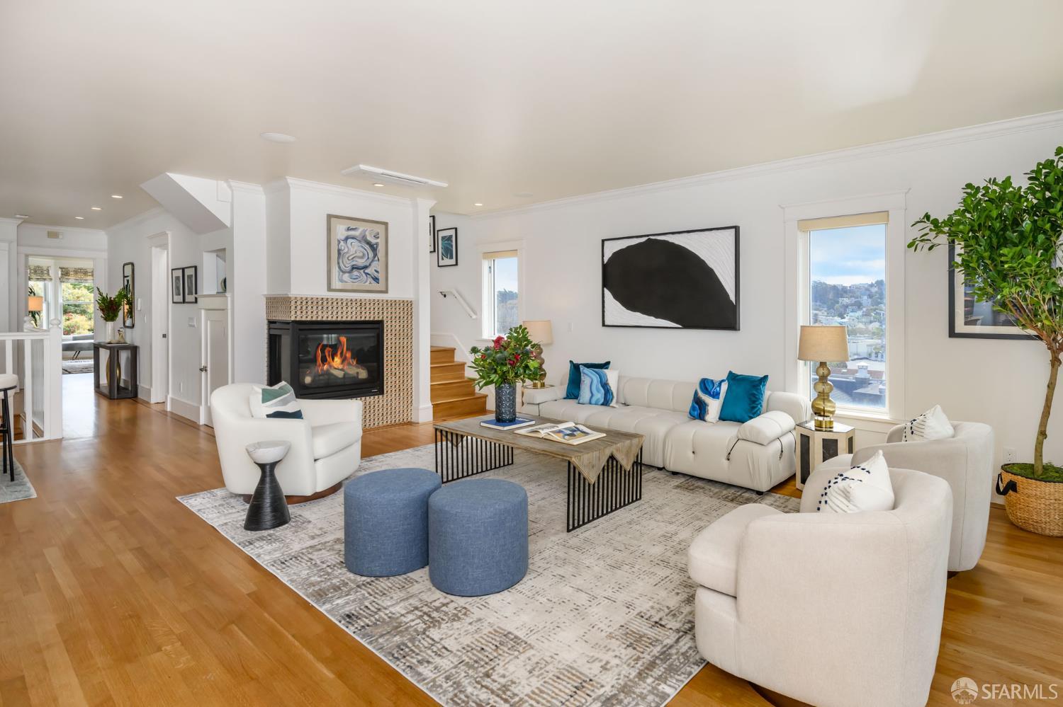 Detail Gallery Image 4 of 27 For 582 Diamond St, San Francisco,  CA 94114 - 3 Beds | 3/1 Baths