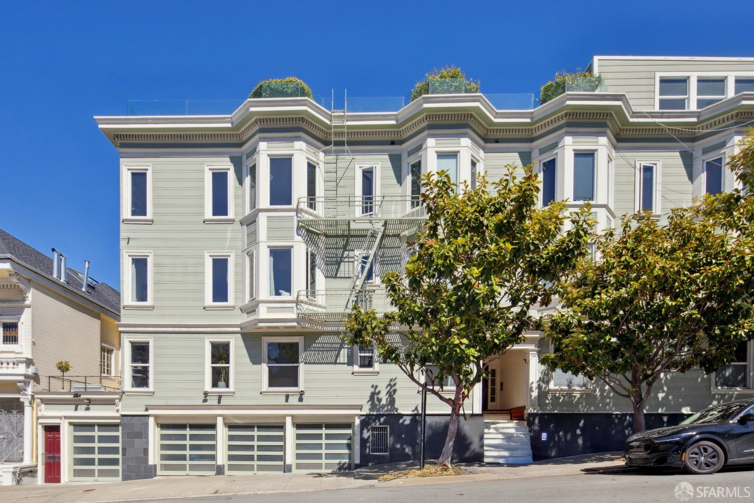 Photo #2: 425071976 Listing 