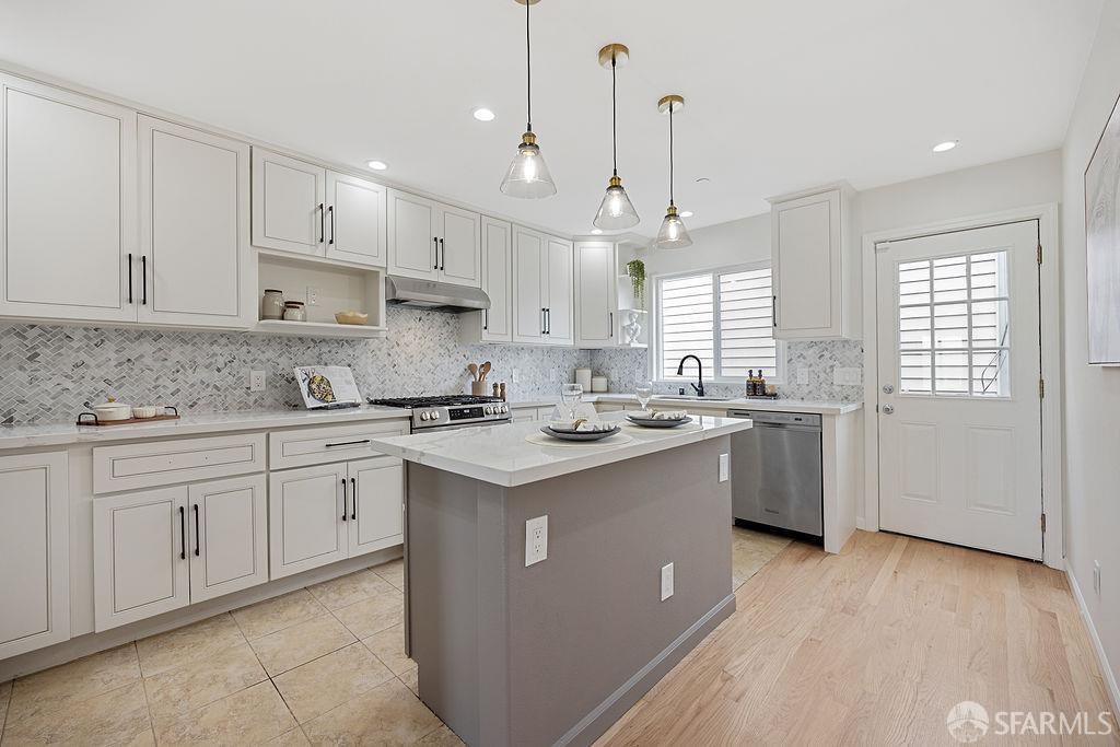 Detail Gallery Image 6 of 20 For 385 Castle St, Daly City,  CA 94014 - 3 Beds | 2/1 Baths