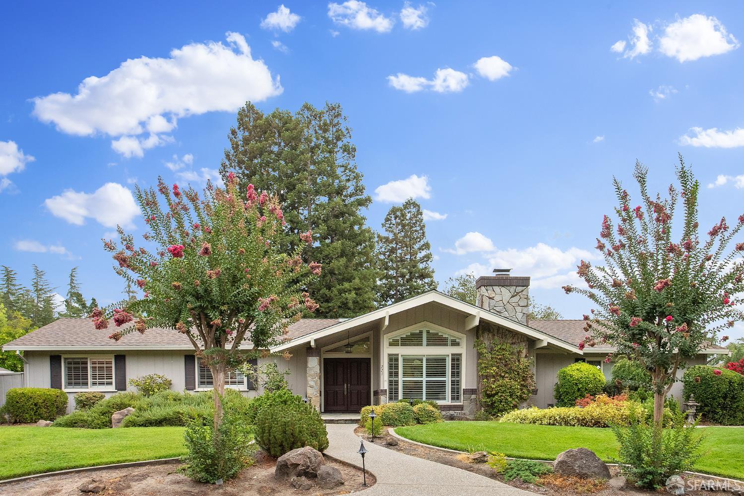 Detail Gallery Image 1 of 50 For 221 Likely Dr, Alamo,  CA 94507 - 4 Beds | 3 Baths
