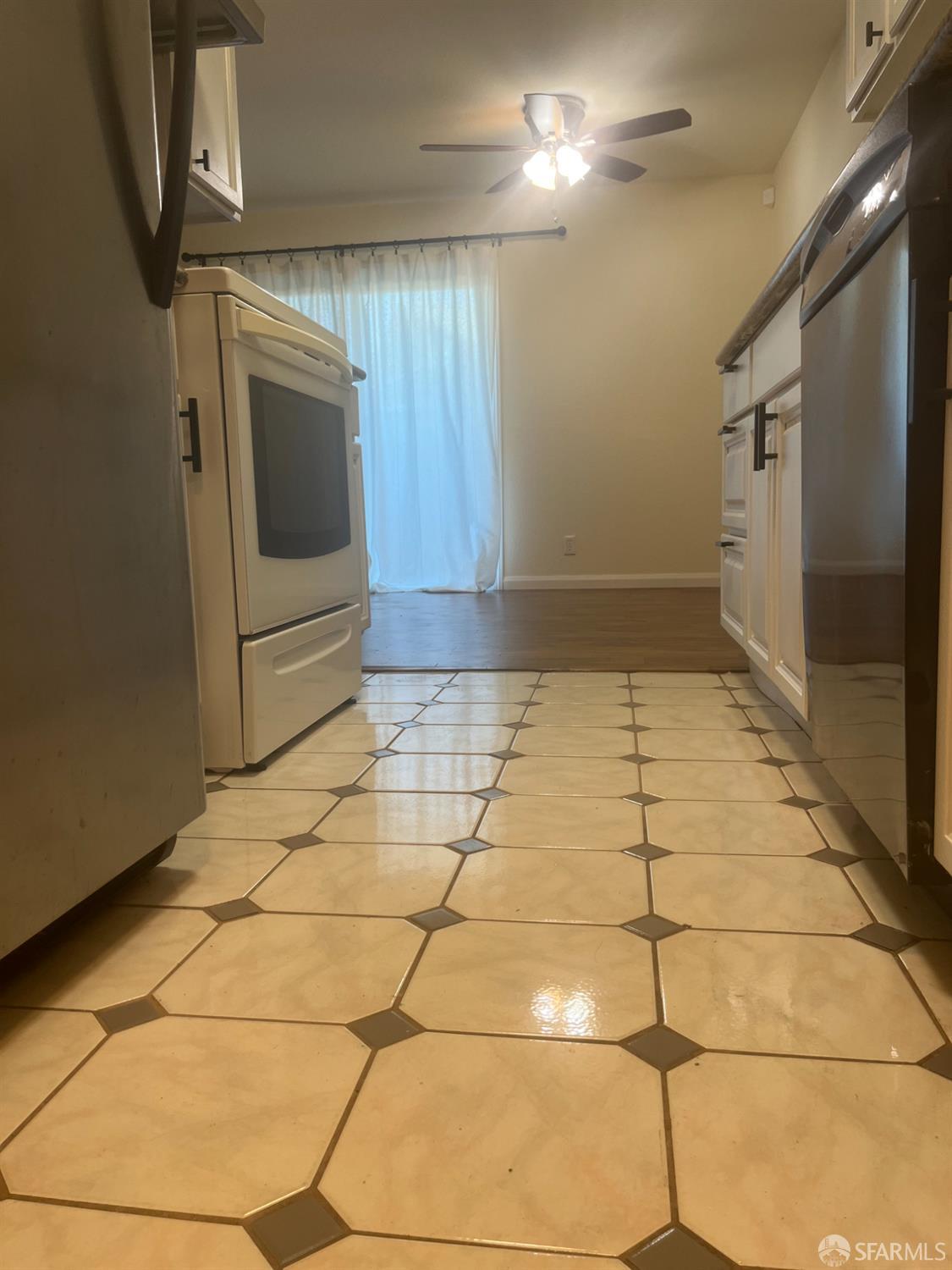 Detail Gallery Image 6 of 7 For 725 Auburn Pl #106,  Hayward,  CA 94544 - 2 Beds | 2 Baths