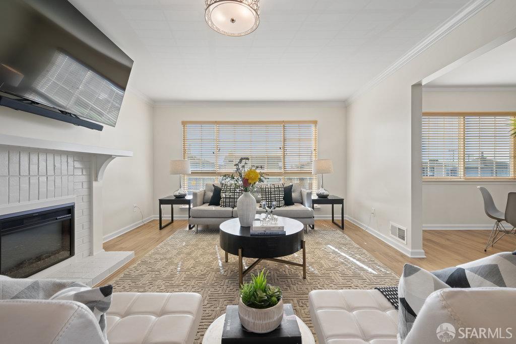 Detail Gallery Image 5 of 34 For 227 Gateway Dr, Pacifica,  CA 94044 - 4 Beds | 3 Baths