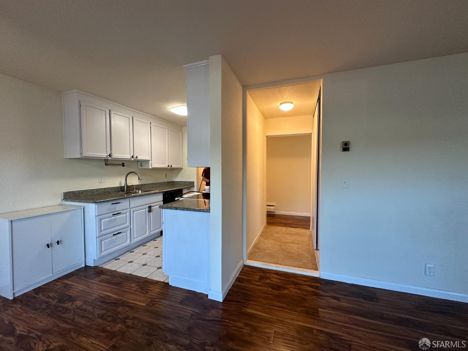 Detail Gallery Image 4 of 7 For 725 Auburn Pl #106,  Hayward,  CA 94544 - 2 Beds | 2 Baths