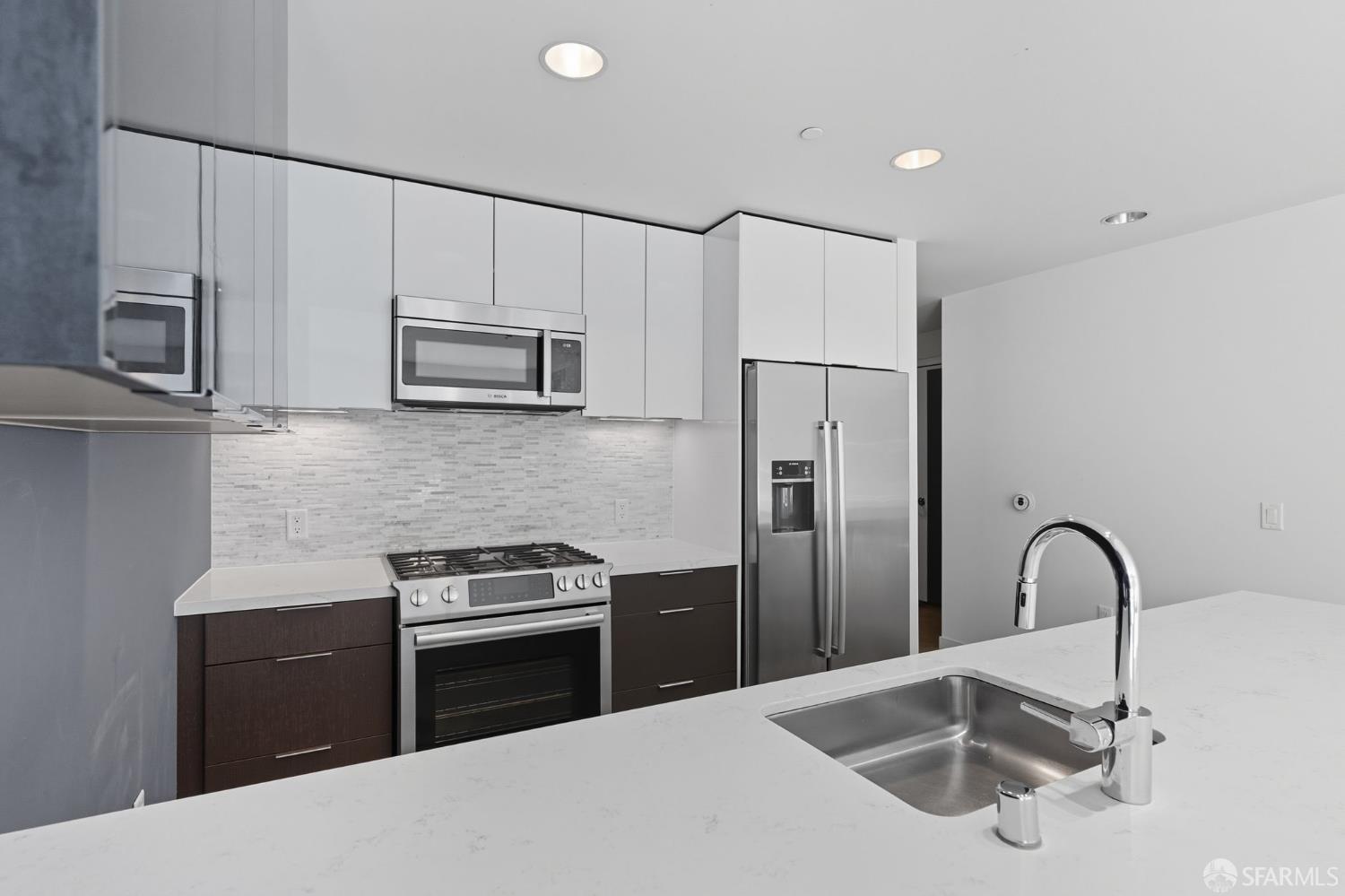 Photo #6: 425073170 Listing 