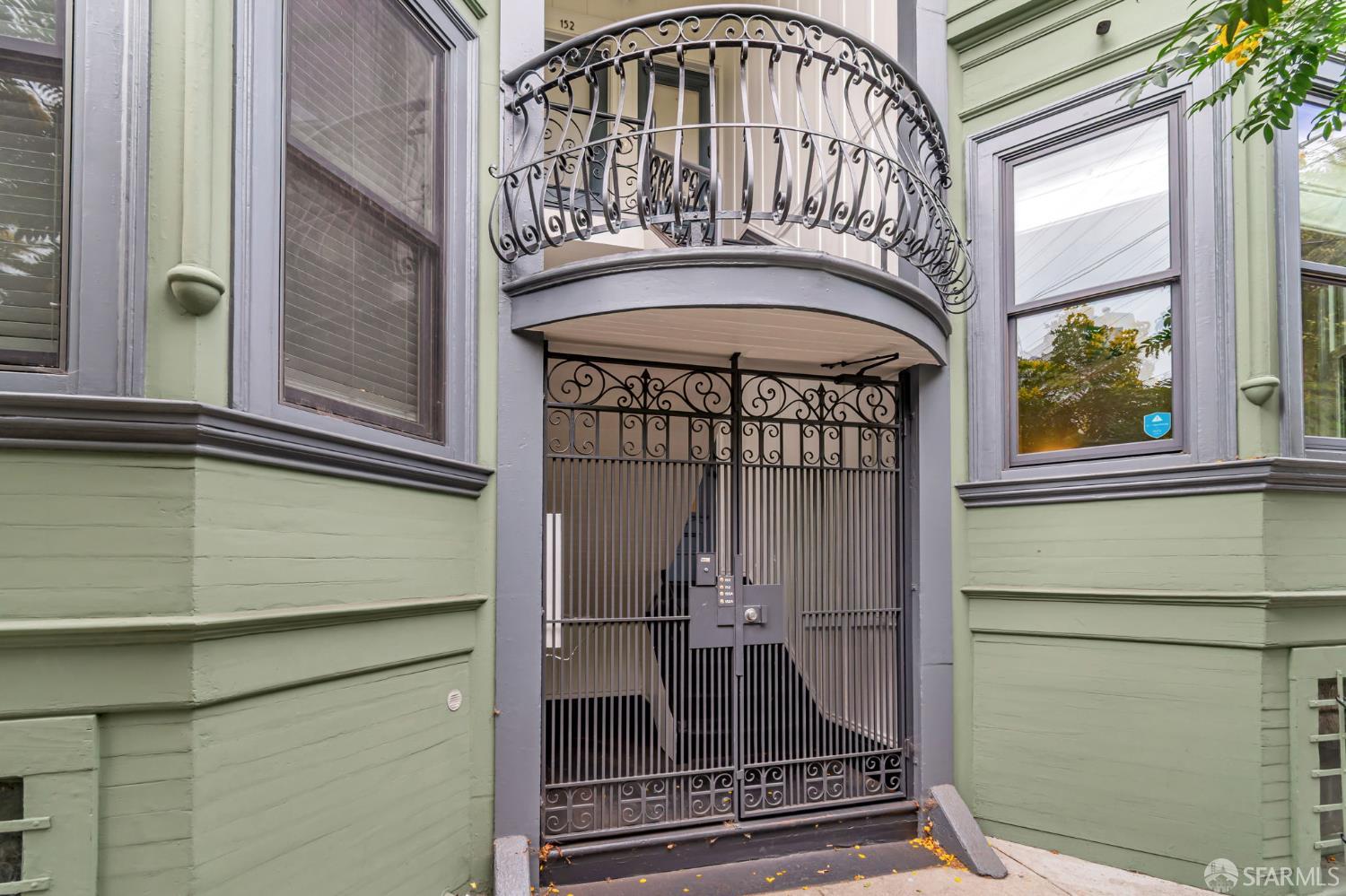Photo #3: 425070492 Listing 