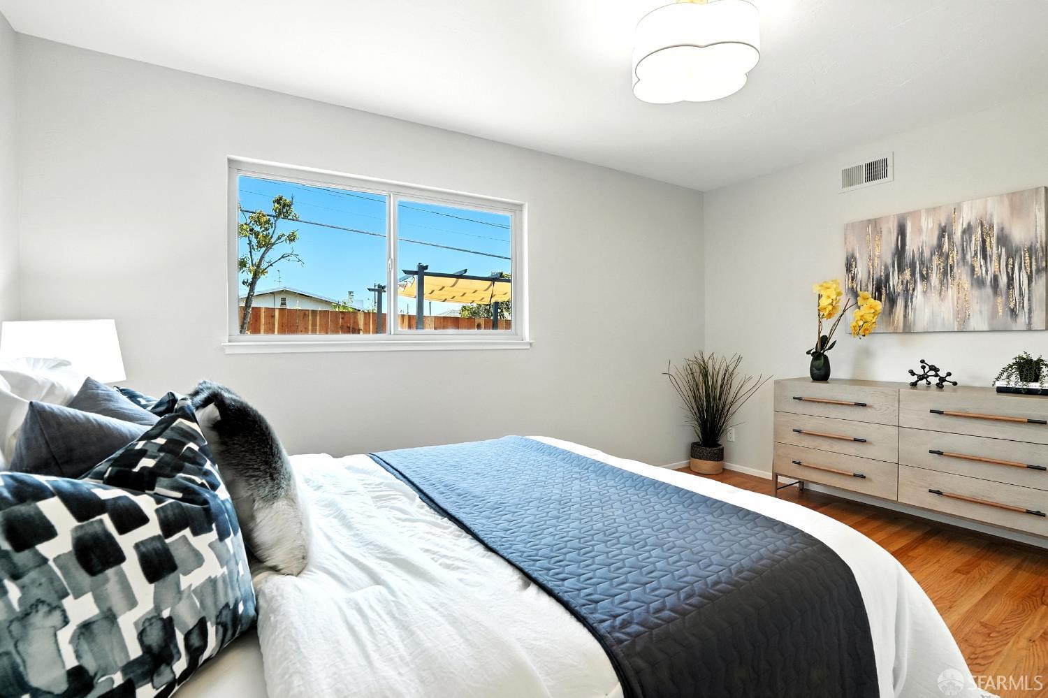 Detail Gallery Image 15 of 38 For 448 Evergreen Dr, South San Francisco,  CA 94080 - 4 Beds | 2 Baths