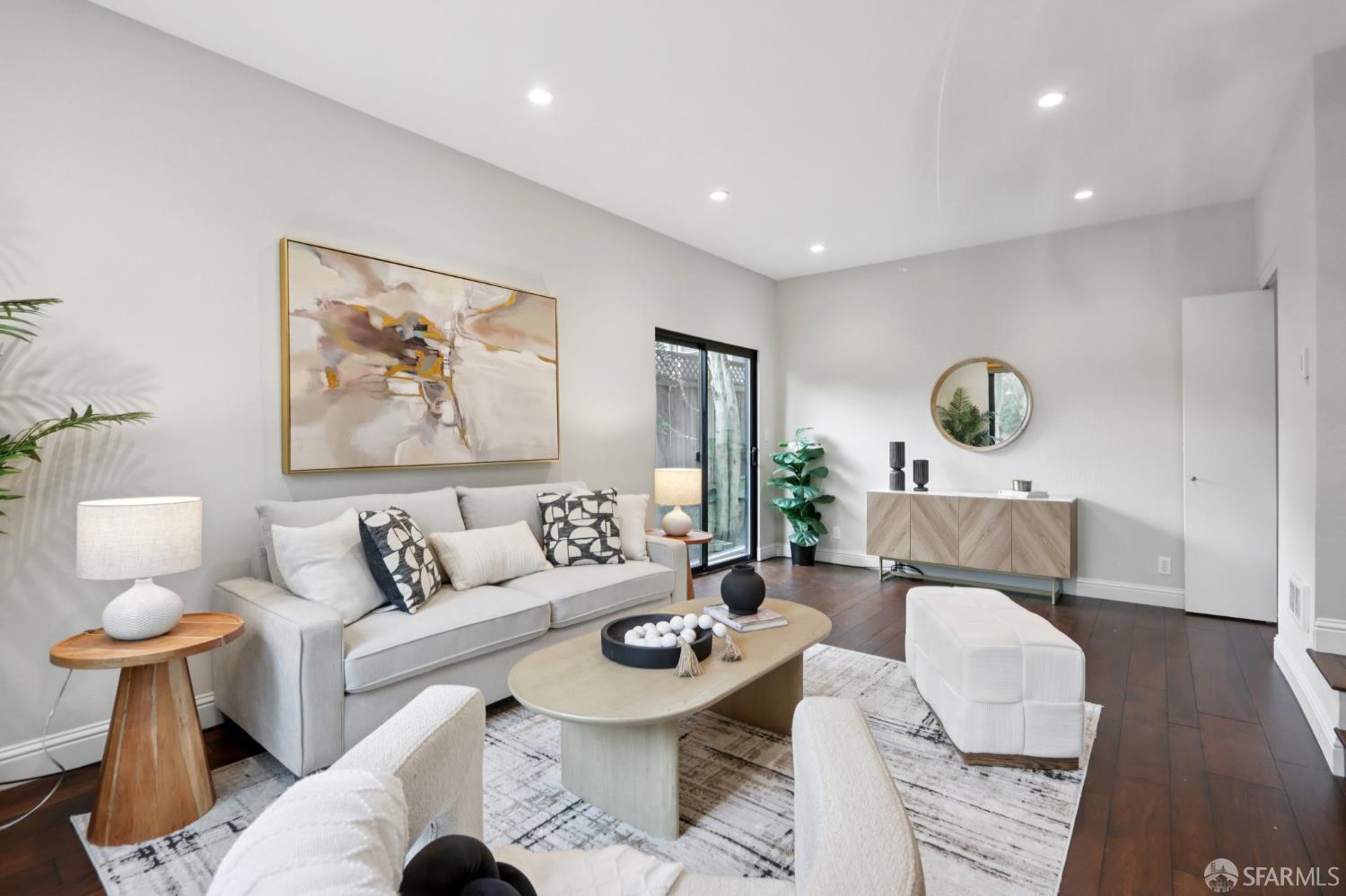 Detail Gallery Image 8 of 47 For 733 Fairfield Rd #8,  Burlingame,  CA 94010 - 2 Beds | 2/1 Baths