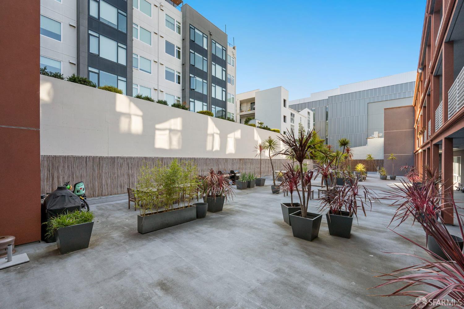 Detail Gallery Image 65 of 68 For 638 19th St #15,  San Francisco,  CA 94107 - 3 Beds | 2/1 Baths