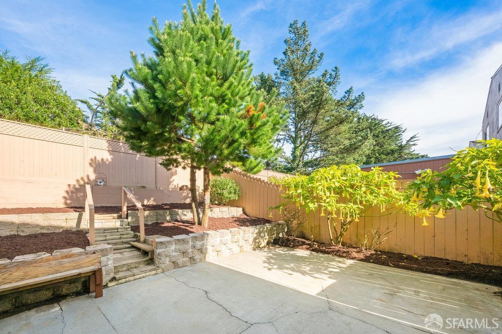 Detail Gallery Image 29 of 34 For 227 Gateway Dr, Pacifica,  CA 94044 - 4 Beds | 3 Baths