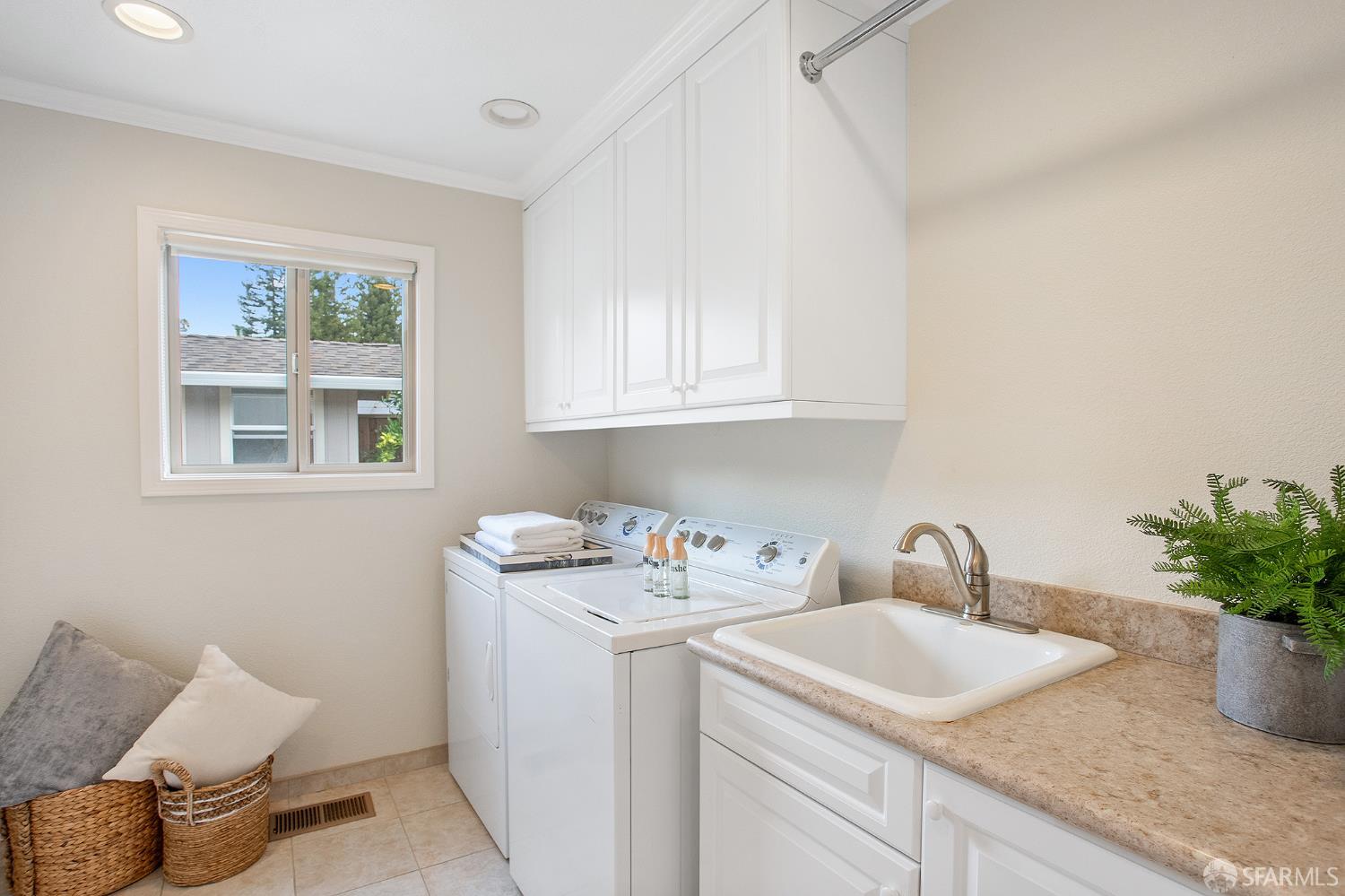 Detail Gallery Image 31 of 50 For 221 Likely Dr, Alamo,  CA 94507 - 4 Beds | 3 Baths