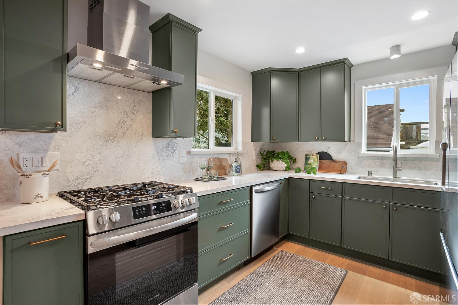Detail Gallery Image 4 of 25 For 162 Bocana St, San Francisco,  CA 94110 - 3 Beds | 2 Baths