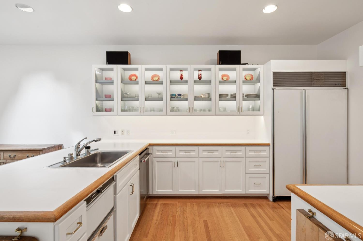 Detail Gallery Image 8 of 29 For 2651 Pierce St, San Francisco,  CA 94123 - 4 Beds | 4/1 Baths