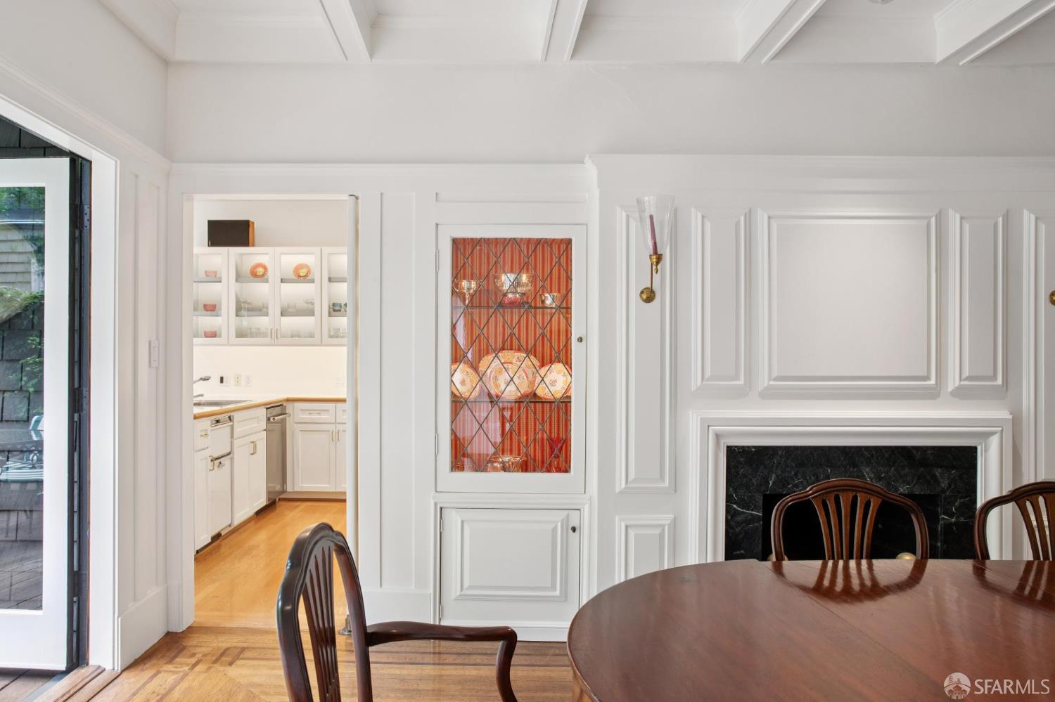 Detail Gallery Image 7 of 29 For 2651 Pierce St, San Francisco,  CA 94123 - 4 Beds | 4/1 Baths