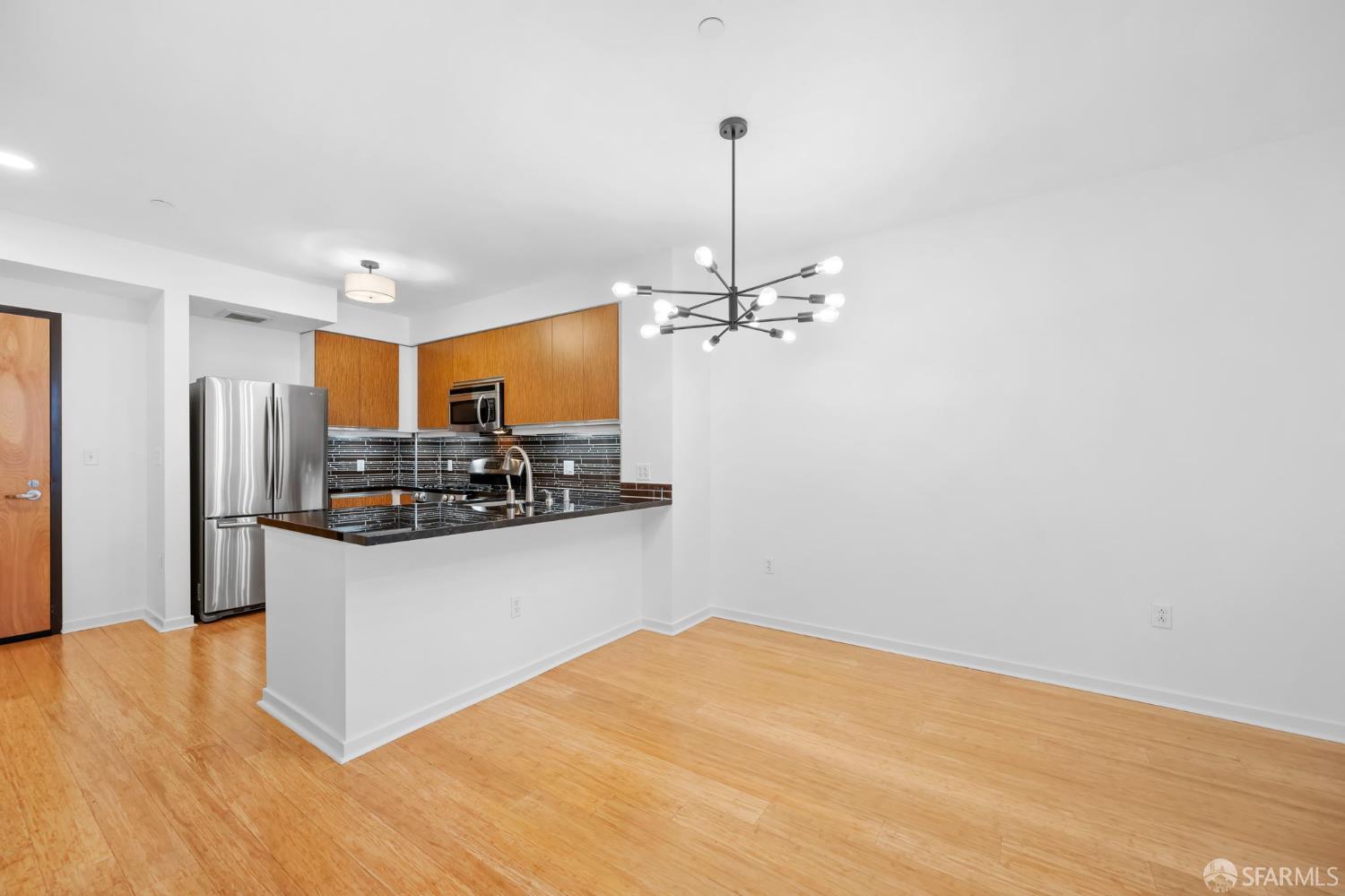 Detail Gallery Image 6 of 53 For 5800 3rd St #1121,  San Francisco,  CA 94124 - 3 Beds | 3 Baths