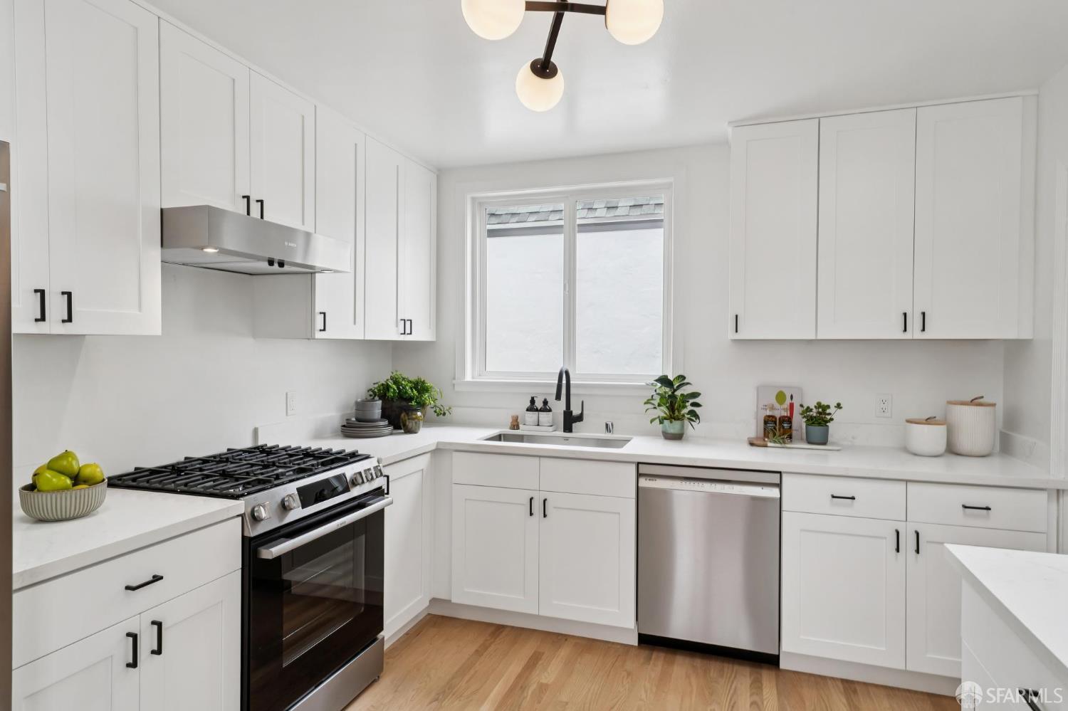 Detail Gallery Image 18 of 39 For 1926 31st Ave, San Francisco,  CA 94116 - 3 Beds | 1/1 Baths