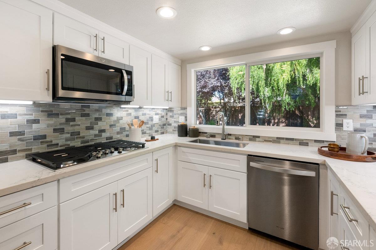Detail Gallery Image 18 of 58 For 714 Wimbledon Rd, Walnut Creek,  CA 94598 - 5 Beds | 2/1 Baths