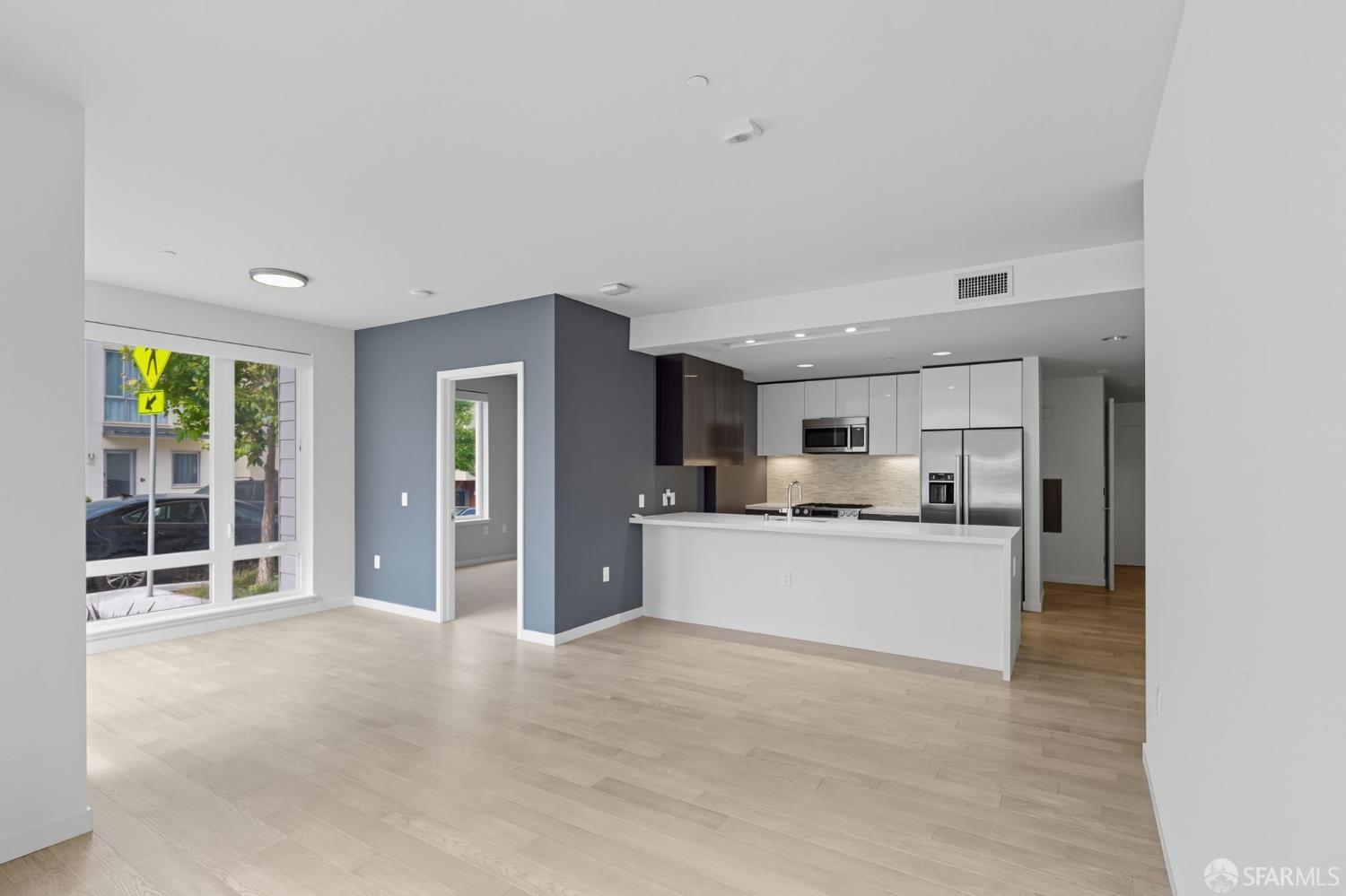 Photo #3: 425073170 Listing 