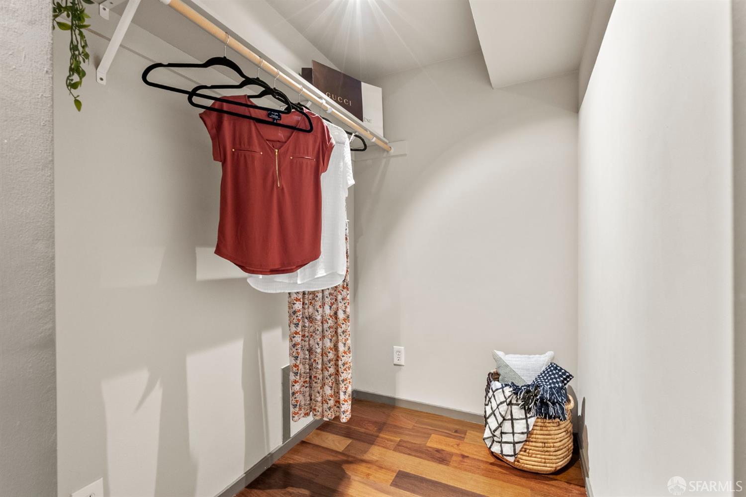 Detail Gallery Image 30 of 51 For 3043 Noriega St, San Francisco,  CA 94122 - 3 Beds | 2 Baths