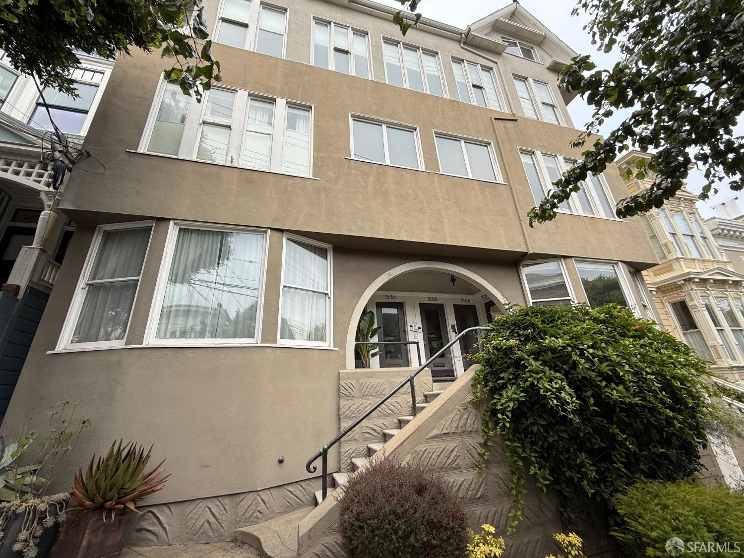 MLS: 425072553 Condo For Sale