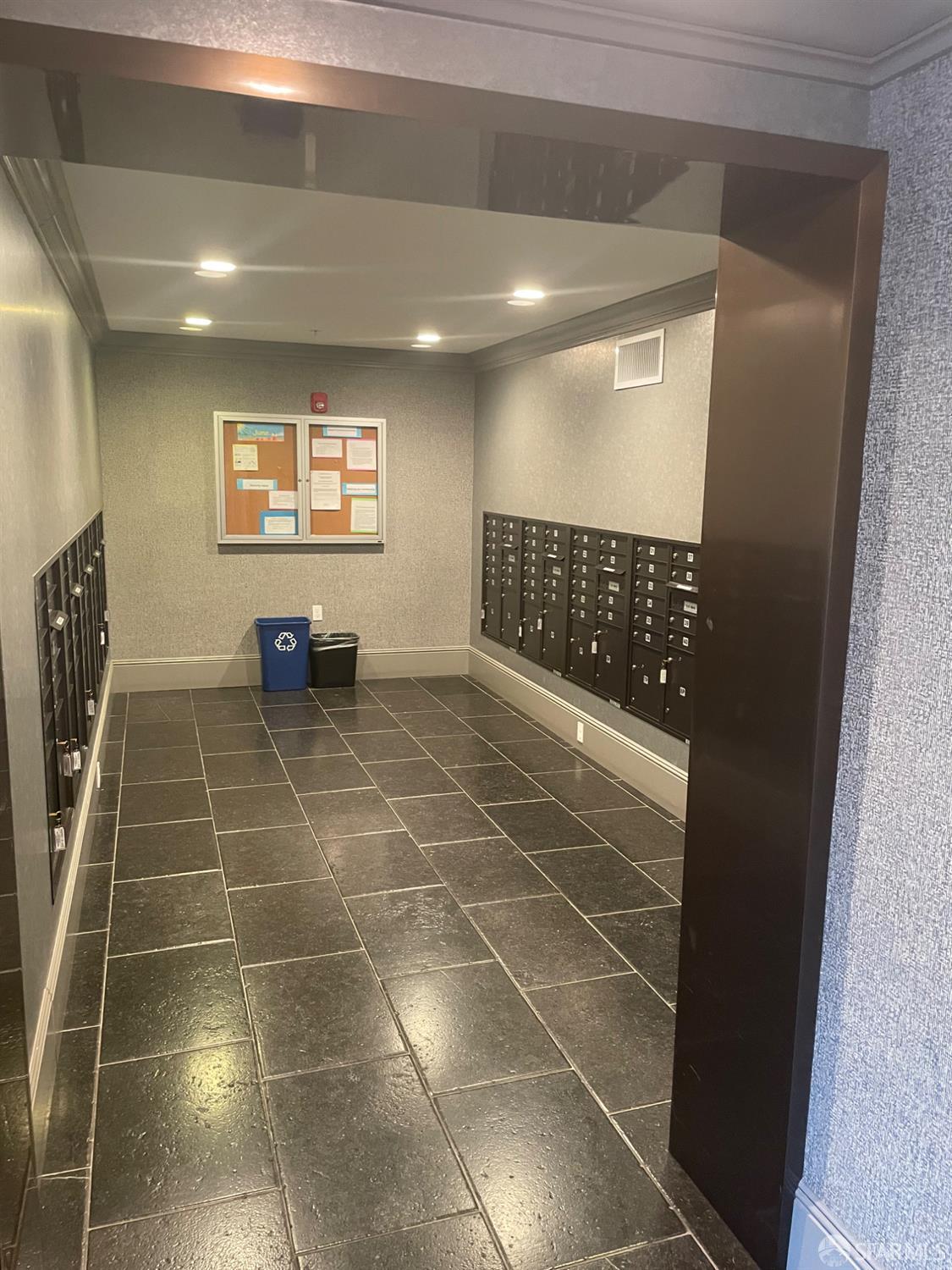 Detail Gallery Image 7 of 30 For 657 Walnut Ave #522,  San Carlos,  CA 94070 - 1 Beds | 1 Baths