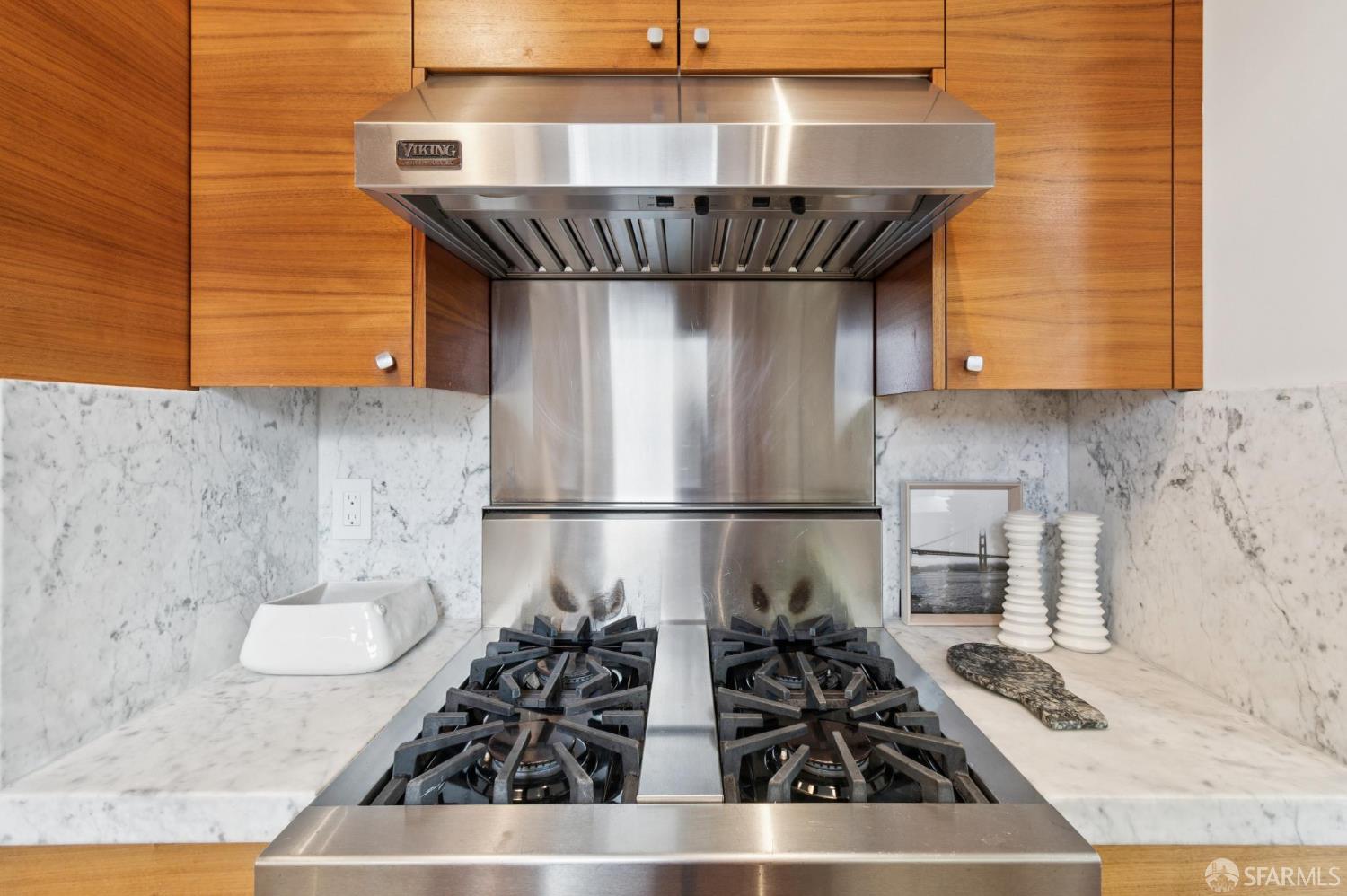 Photo #6: 425073370 Listing 
